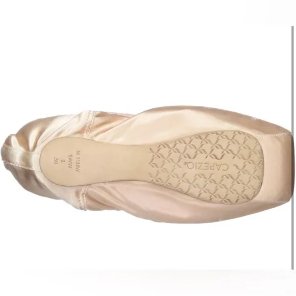 Capezio NEW girls  Donatello ballet Pointe shoes