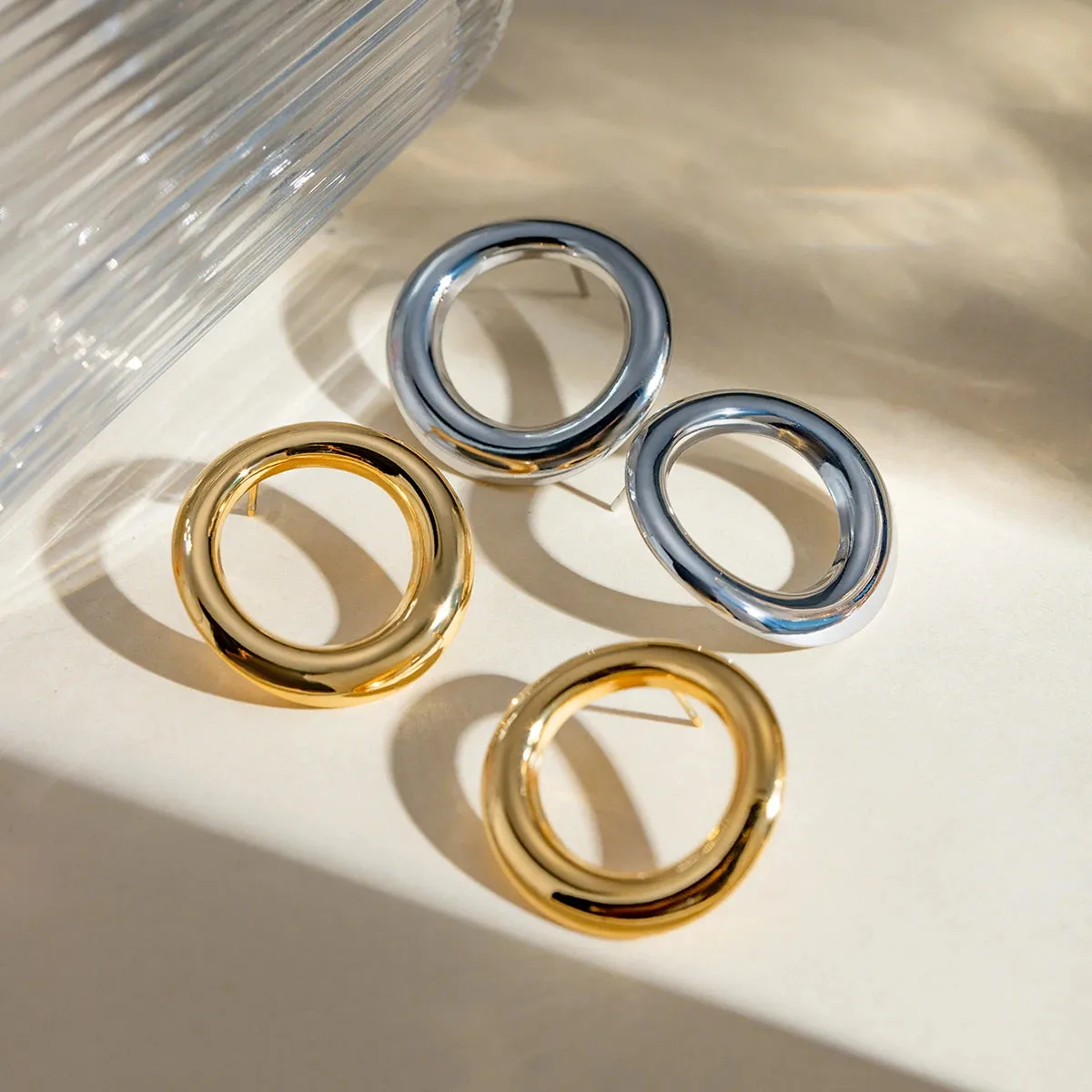 Charm Round Hollow Smooth Stud Earrings