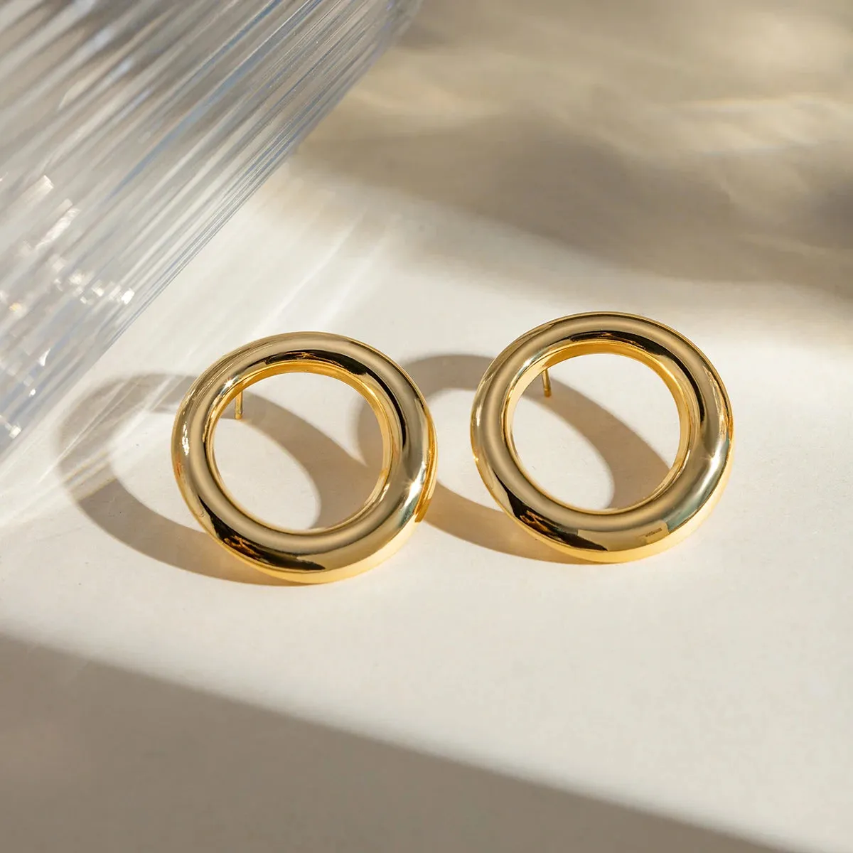 Charm Round Hollow Smooth Stud Earrings