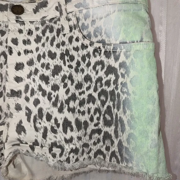 CURRENT/ELLIOTT Zebra Print Denim Shorts Pink Green Accents size 30 Spring 2024