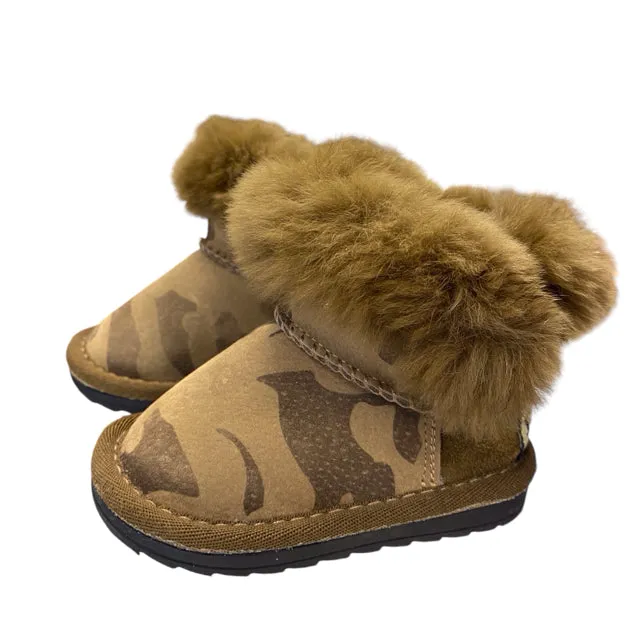 DCG Girl's Brown Fashion Boots Size 4
