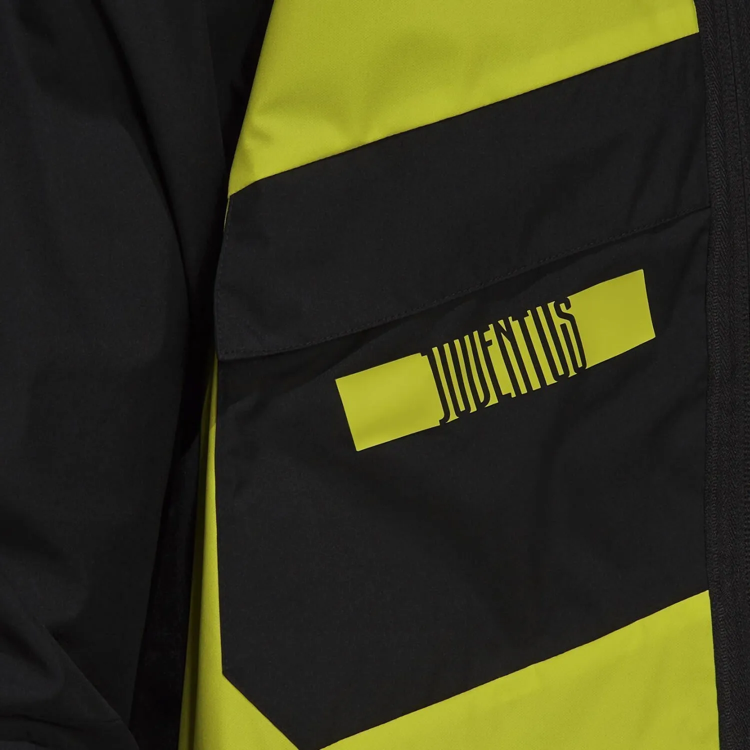 Juventus Soccer casual travel jacket 2021/22 - Adidas