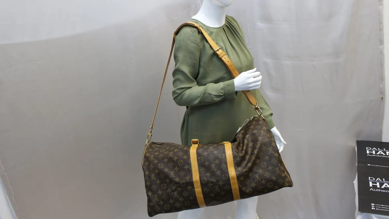 LOUIS VUITTON Monogram Canvas Keepall Bandouliere 55 Bag