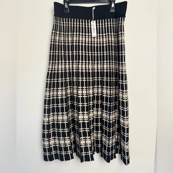 MAX STUDIO Midi Skirt In Black