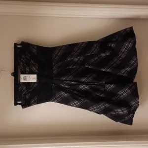 NWT, BCBGMaxAzria Bubble Hem Woven Taffeta Dress