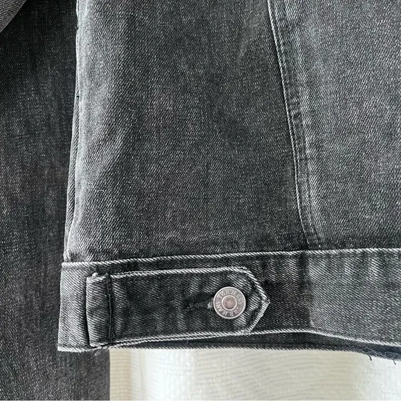 NWT TNR Black Denim Jacket size Small