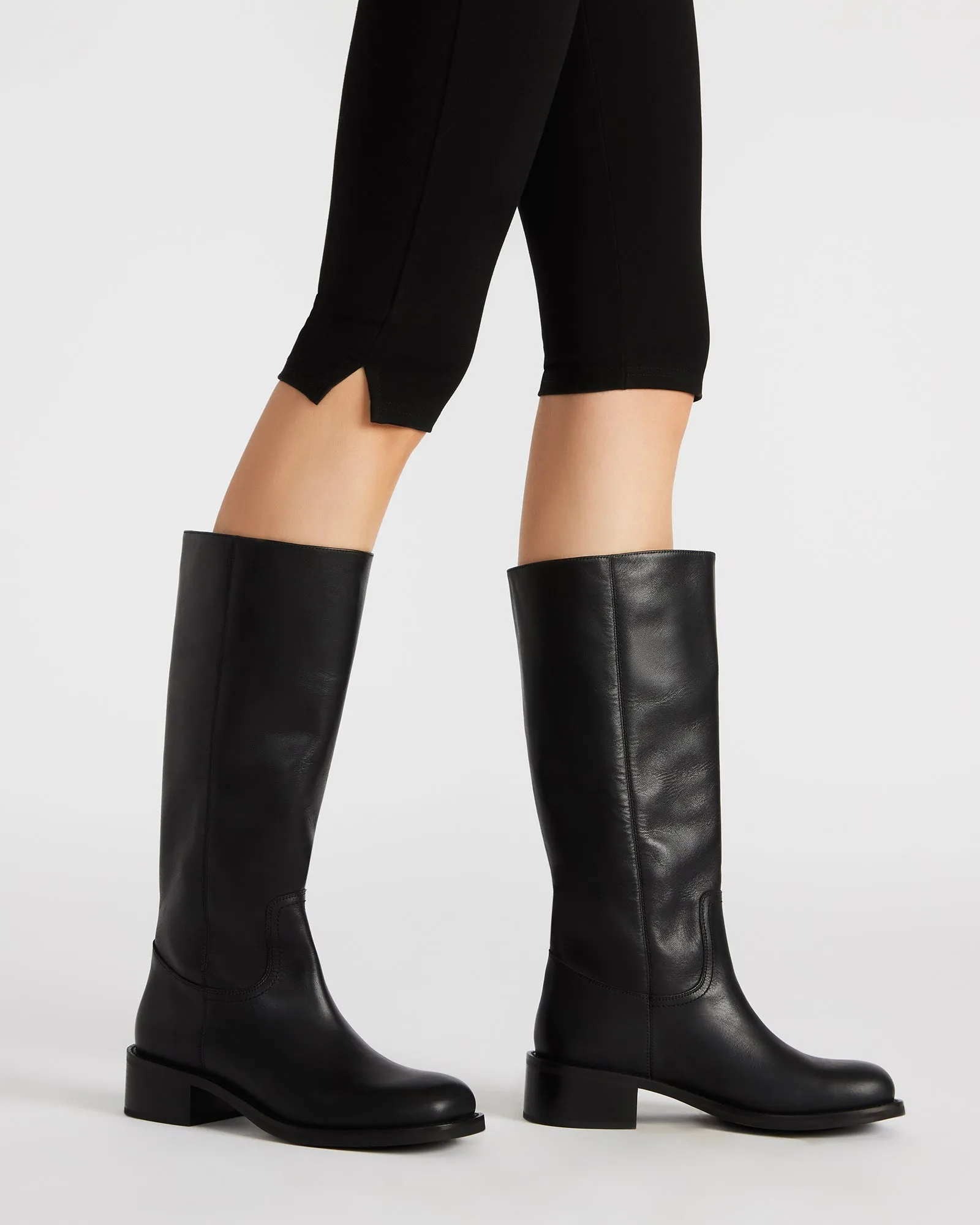 RIGGS BLACK COW PRINT