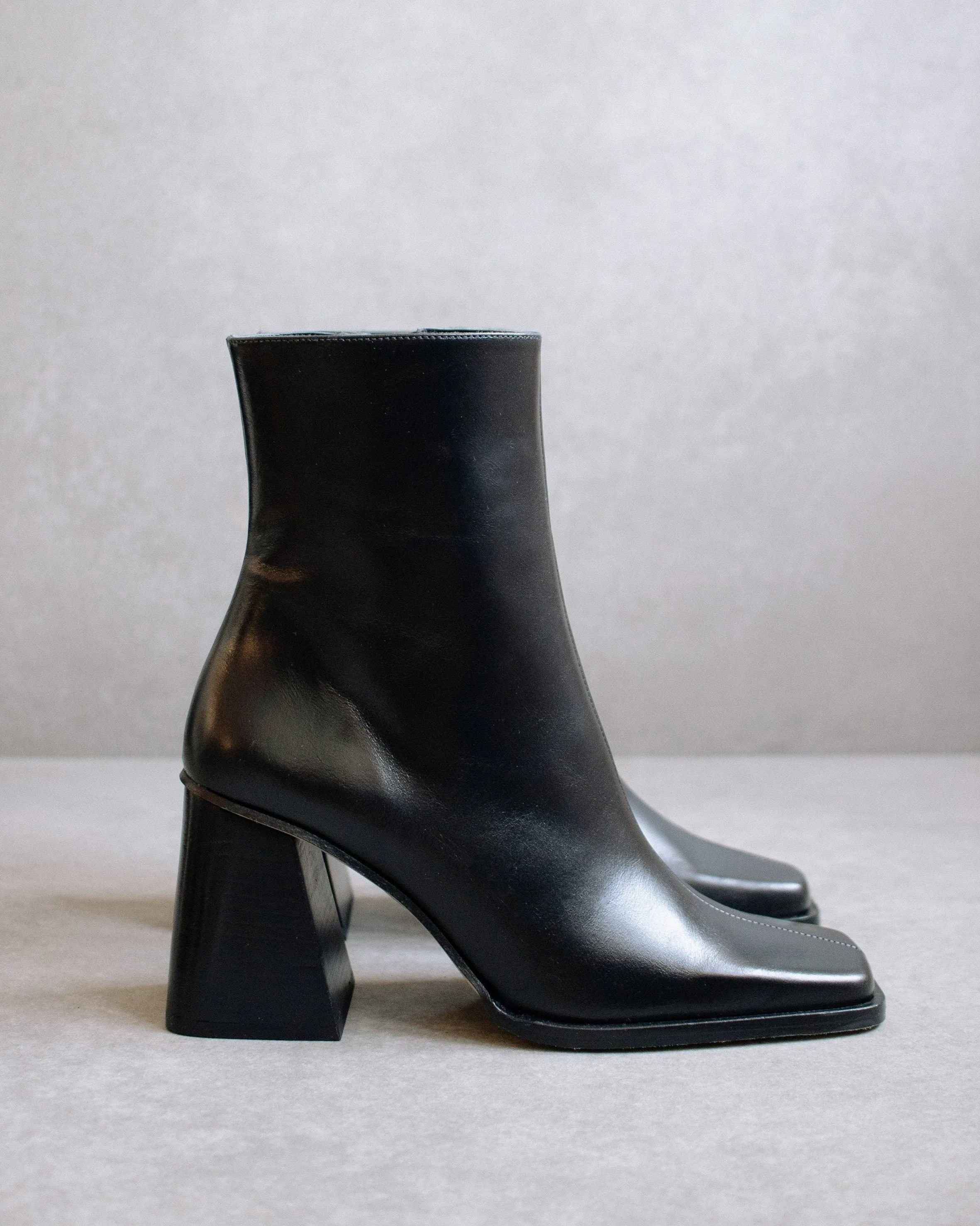South Boot Black