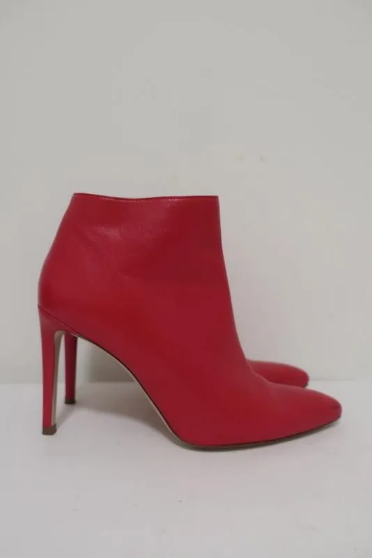 Stuart Weitzman Pureaok Ankle Boots Red Leather Size 6.5 Pointed Toe Booties