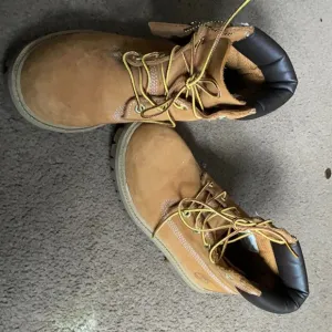 Timberland construction boots size 4