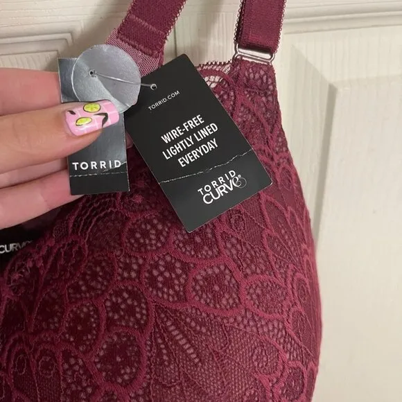 Torrid NWT Lace Red Back Smoothing Lightly Lined Everyday Wire-Free Bra Size 48D