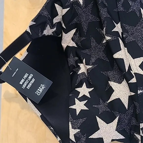 Torrid Wire-Free Lightly Lined Stars Print  Bra