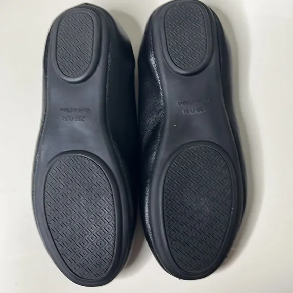 Tory Burch Minnie Travel Ballet Flat: 1.5 youth vegan faux leather