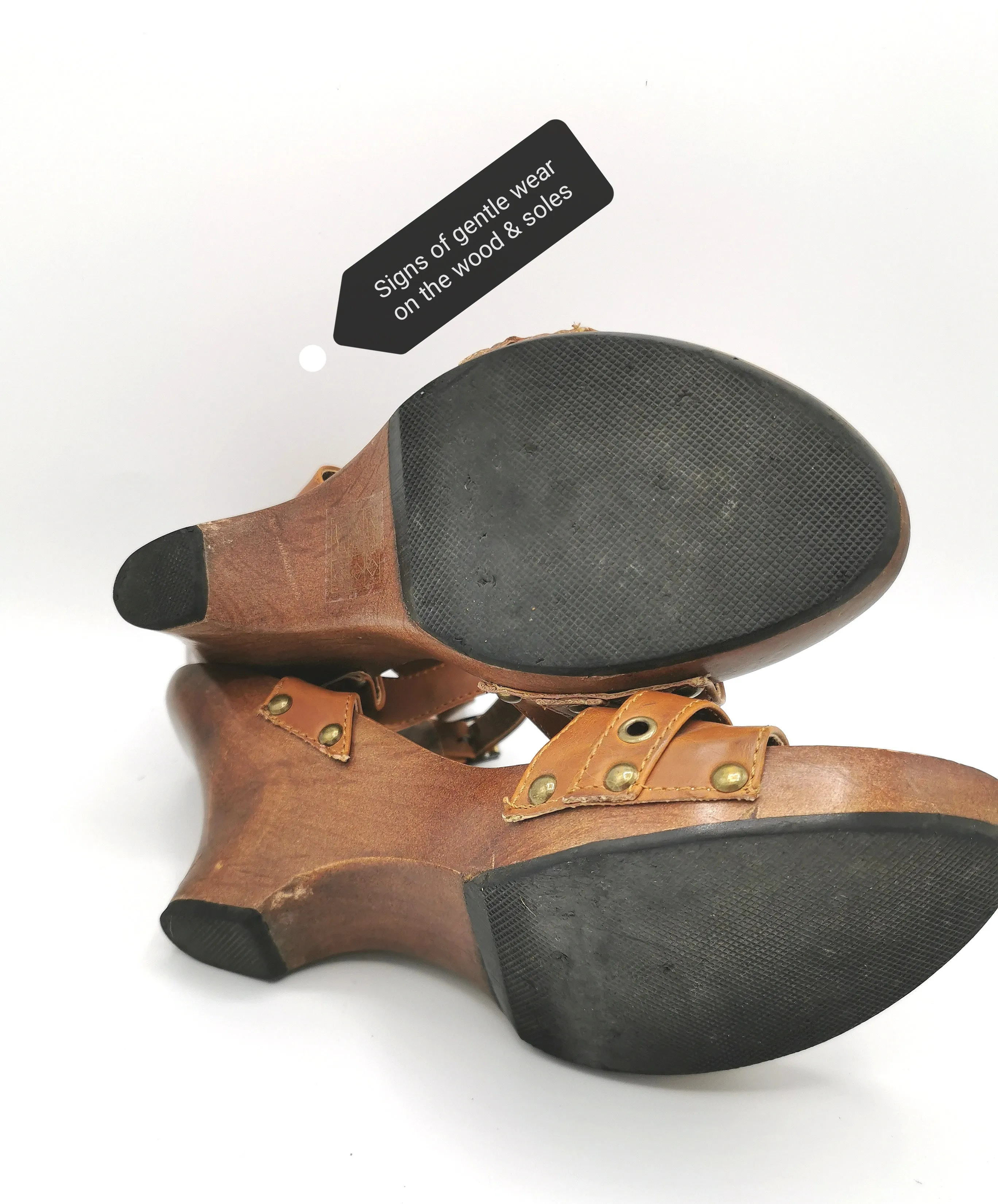 WOMENS SIZE 7.5 - AMOR PARIS, Wooden Sandals VGUC B39