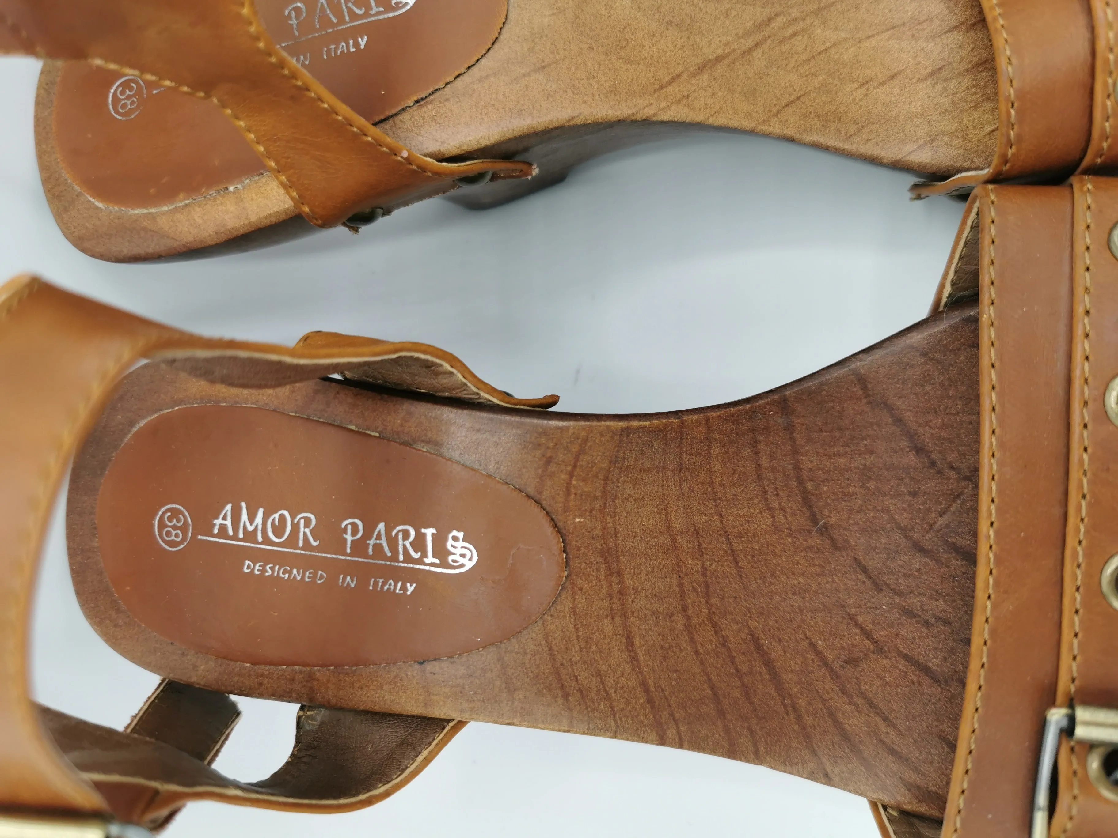 WOMENS SIZE 7.5 - AMOR PARIS, Wooden Sandals VGUC B39